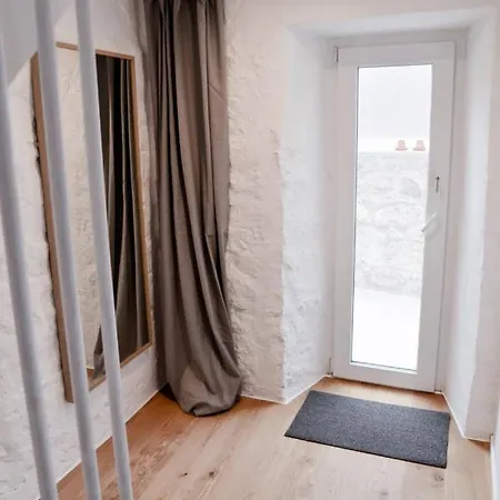 Minimalissa Boutique Kut Apartment *